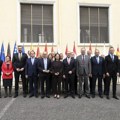 Dačić, zbog zastave Kosova, odbio da se fotografiše sa ostalim ministrima