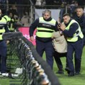 Publika u BiH ovacijama dočekala Ronalda, navijač pokušao da uđe na teren i pozdravi ga (VIDEO)