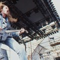 Metallica odaje počast basisti akcionom figurom