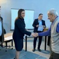 Pomoćnica ministra Sanja Lakić: Podelila u Paraćinu boračke legitimacije