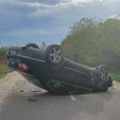 FOTO Teška nesreća kod Ritopeka: Žena izgubila kontrolu nad vozilom, auto završio na krovu