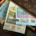Sindikati traže povećanje zarade Prosečna plata u Severnoj Makedoniji pala na oko 640 evra