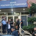 Priveden, pa pušten direktor Banke Poštanske štedionice u Severnoj Mitrovici (VIDEO)