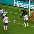 Holanđani i francuzi odigrali bez golova: Simonsu poništen gol (video)
