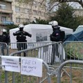 Policijska brigada u kampu kod Predsedništva (VIDEO)