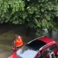(Foto, video) jak grad sručio se na Lazarevac, u Subotici potop! Formirala se jaka superćelija! Automobili do pola u vodi…