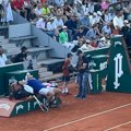 Ove tri slike opisuju kako je izgledao Hamad Međedović na kraju meča protiv Altmajera na Rolan Garosu