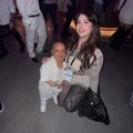 Sara je visoka 188 cm, a njen samo dečko 89 cm "U krevetu smo svi iste visine, važnije su druge stvari" (foto)