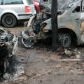 Izgoreli automobili na Miljakovcu! Vatra gutala vozila, zahvatila i drvo, požar se brzo širio