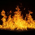 Paleći biljne ostatke izazvao požar u voćnjaku, pa zadobio velike opekotine gaseći ga