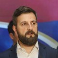 „SNS funkcioniše po sistemu – ako si s nama možeš da pevaš, ako nisi ne možeš“: Narodni poslanik o otkazanim koncertima na Tašu…
