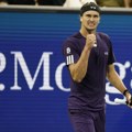 Zverev rutinski do trećeg kola, teški dani za Cicipasa