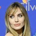 "Bilo je Teško, ali inspirativno svedočiti" Anđelina Džoli posetila ratom razorene ukrajinske gradove (video)