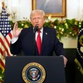 Tramp u prazničnom obraćanju: Granica bezbedna, inflacija stala, Amerika jača nego ikad
