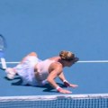 Haos u Melburnu: Jelena izabrala nasilje i lopticom patosirala rivalku tokom meča