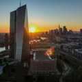 Ekonomisti očekuju da će ECB zadržati kamatne stope do početka 2028, u raskoraku sa tržištima