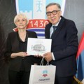 Gradskoj biblioteci 300 knjiga: Delegacija Predstavništva Republike Srpske posetila Smederevo