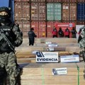 U Čileu zaplenjena rekordna količina droge: Preko 100 tona kokaina skriveno u pošiljkama drvne građe namenjenim Evropi (foto)…