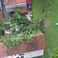 (Foto, video) Drveće padalo na kuće i puteve, sve poplavljeno! Nevreme paralisalo Srbiju: Na Zlatiboru potop, na jezeru…