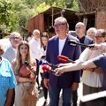 Meštanka se požalila Vučiću na cenu kupina, on najavio dva velika projekta: "Ražanj ovo ne bi mogao da plati decenijama"