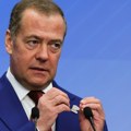"Neonacisti, zaboravili su rezultate Drugog svetskoj: Rata!" Medvedev se ponovo obrušio na NATO silu: "Nastavljaju tužan posao…