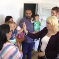 Ministarka posetila porodicu koja je dobila sredstva za kupovinu stana