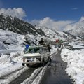 Sneg iznenadio Pakistan: Poginulo najmanje 35 ljudi, uništeno 150 kuća