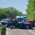 Teška saobraćajna nesreća u Vrbasu! U sudaru tri automobila ima povređenih! (foto)