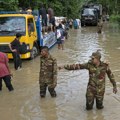 Broj žrtava poplava u Bangladešu porastao na 71, zabrinutost zbog širenja zaraze