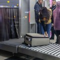 Čuli su čudan zvuk iz kofera kineskih putnika – kad su ih otvorili, svi su ostali bez teksta