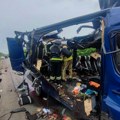 Zelenski nakon napada na minibus u Sumiju: "Poginula je cela porodica, namerno su gađali civilno vozilo"