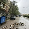 Oprez! Zastrašujući prizor u kragujevačkom bulevaru, vozači gutaju knedle: Nevreme je čak i ovo iskrivilo!