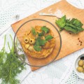 Beli ajvar od tikvica: Ukusan, kremast, idealan za mazanje na hleb!