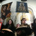 BLOG UŽIVO Građani i studenti kreću u protestnu šetnju prema Hramu Svetog Save: Završena obraćanja govornika ispred Rektorata…