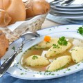 Recept za knedle za supu kao iz najboljeg restorana: Ključni korak u pripremi koji mnogi preskaču