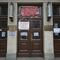 "(Ne)bojte se, i dalje smo tu": počela akcija studenata u blokadi ispred Pravnog fakulteta u Beogradu