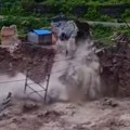 Obilna poplava u Nepalu odnela sela blizu granice sa Tibetom