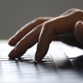 VJT: Preteći imejlovi državnim organima i medijima, upućen zahtev MUP-u da pribavi IP adrese od Gugla