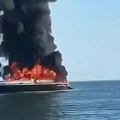 Panika na Jadranu, gust dim se širi: Gori skupocena jahta u jednom od najpoznatijih evropskih letovališta (video)