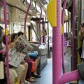 Noge na sedištima i glasna muzika više nisu bezazleni: Singapur zavodi red u autobusima, kazne do više stotina evra