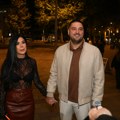 Zgodnoj ženi našeg pevača se vidi brus, a Dragica Zlatić sa novim dečkom. Poznati se sjatili na koncert Kaće Grujić: Tek da…
