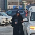 (Video) Anastasija Ražnatović stigla u Srbiju: Veljko došao po nju na aerodrom, nosi sestri kofere, uputili se ka…