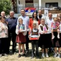 Žarić Kovačević obišla opštinu Bujanovac i uručila poklone i paket humanitarne pomoći