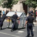 Štampa o protestima u Srbiji: Autokratija u Srbiji se ljulja