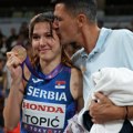 Emocija! Dragutin Topić u suzama grli ćerku Angelinu, bronza oko vrata sija kao zlato za čitavu Srbiju