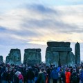 Mistični ritual na Stounhendžu: Ovo se dešava samo jednom godišnje, žene obukle nesvakidašnje kostime