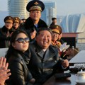 Ким надгледао лансирање ракете земља-ваздух дугог домета и изградњу подморнице