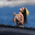 Bela Hadid provocira u belom bikiniju: Dok ona uživa u vrelim danima, fanovi uživaju u njenim golišavim fotkama