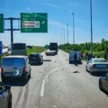 Povređeno dete i dvoje odraslih: Jeziva saobraćajna nesreća u Dobanovcima, stravične scene na ulazu u Beograd