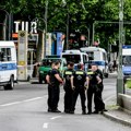 Naoružani muškarac drži taoca u supermarketu u Berlinu